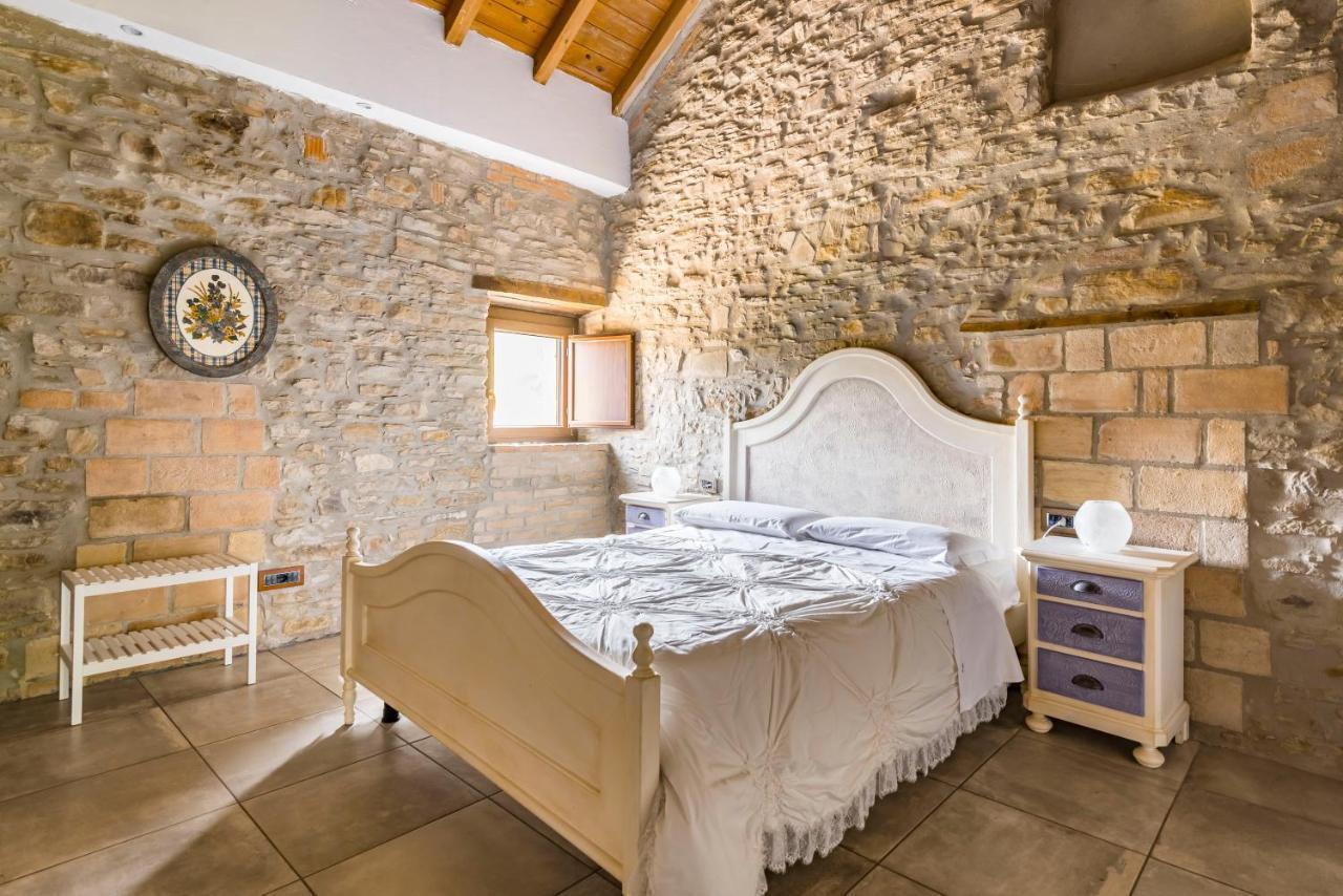Tizzano Val Parma Agriturismo Il Salice מראה חיצוני תמונה