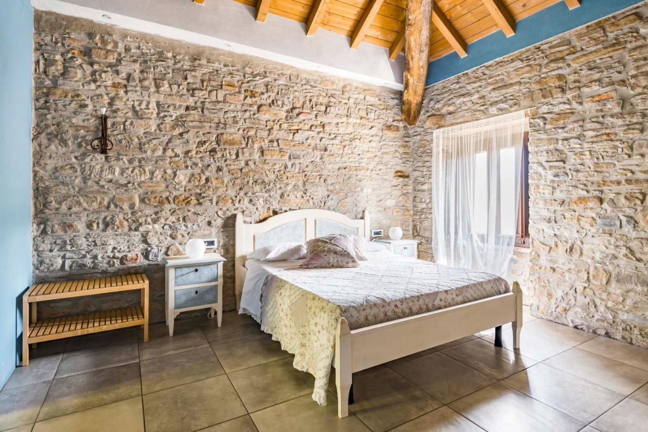 Tizzano Val Parma Agriturismo Il Salice מראה חיצוני תמונה