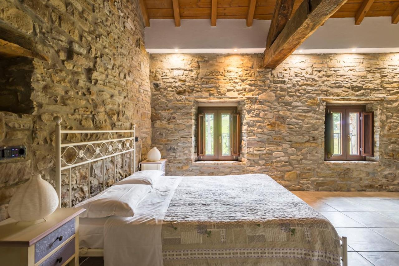 Tizzano Val Parma Agriturismo Il Salice מראה חיצוני תמונה
