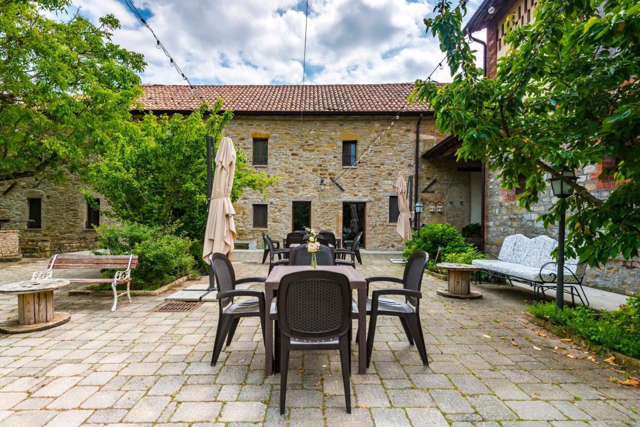Tizzano Val Parma Agriturismo Il Salice מראה חיצוני תמונה