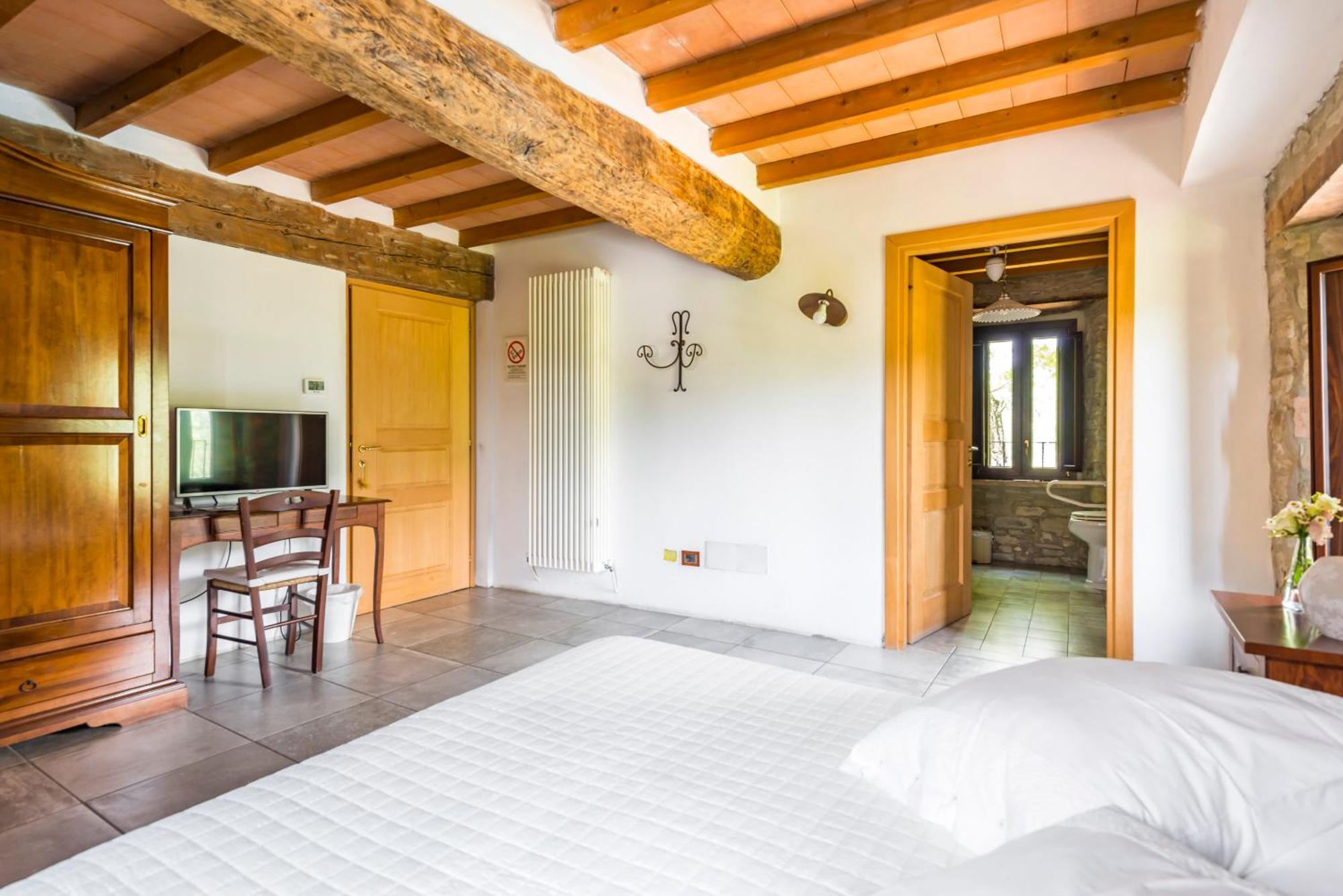 Tizzano Val Parma Agriturismo Il Salice מראה חיצוני תמונה