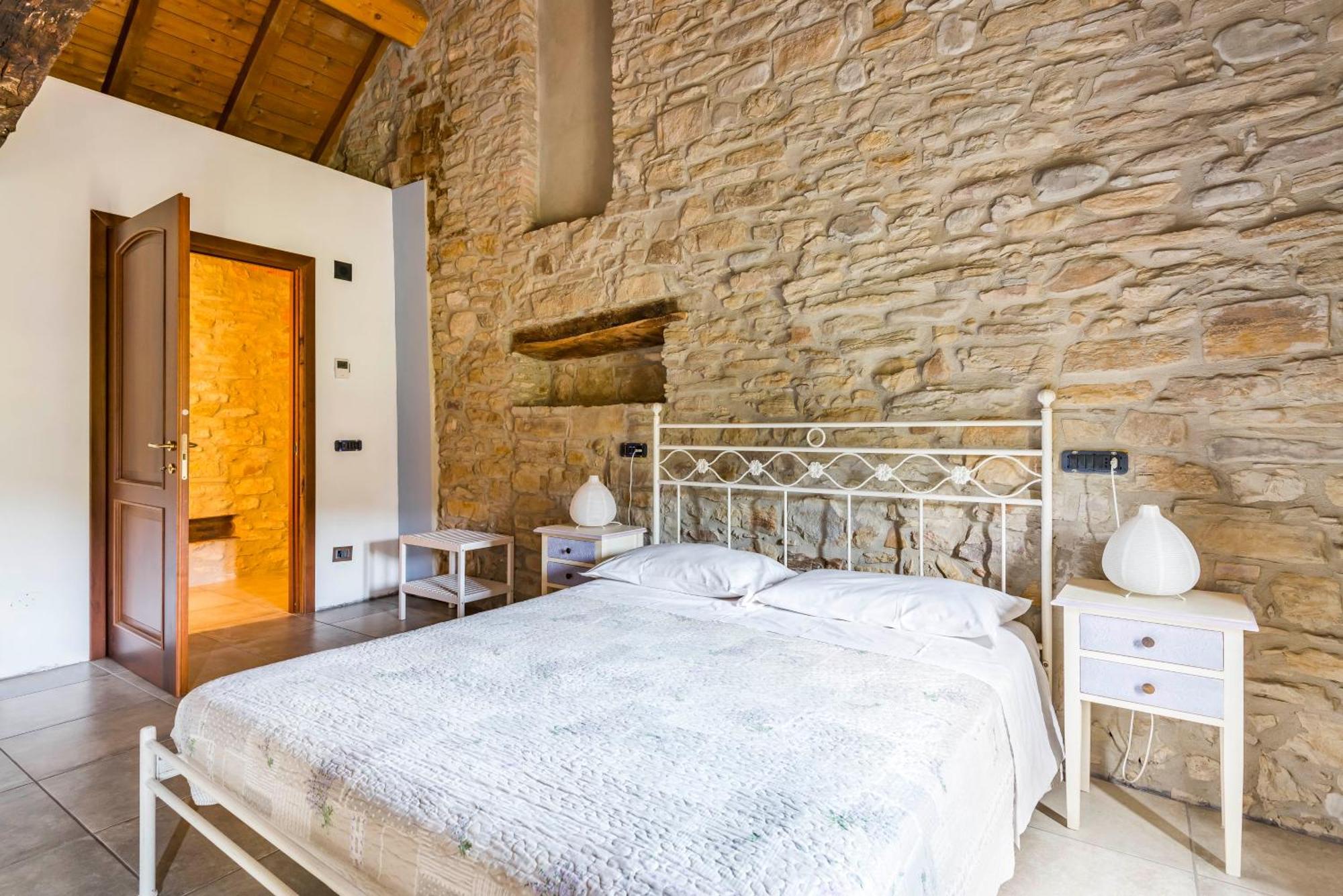 Tizzano Val Parma Agriturismo Il Salice מראה חיצוני תמונה